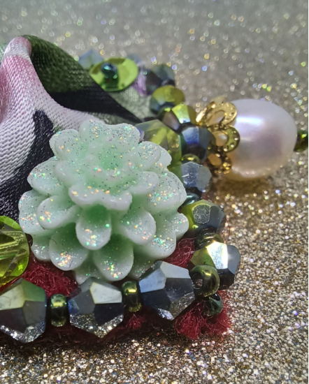 Šité dizajnové náušnice "Pastelová neha"